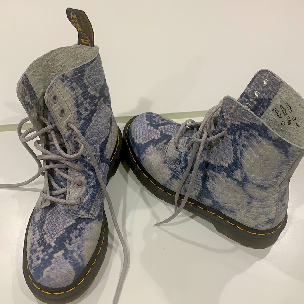 Like new Pascal Snake Dr Martens